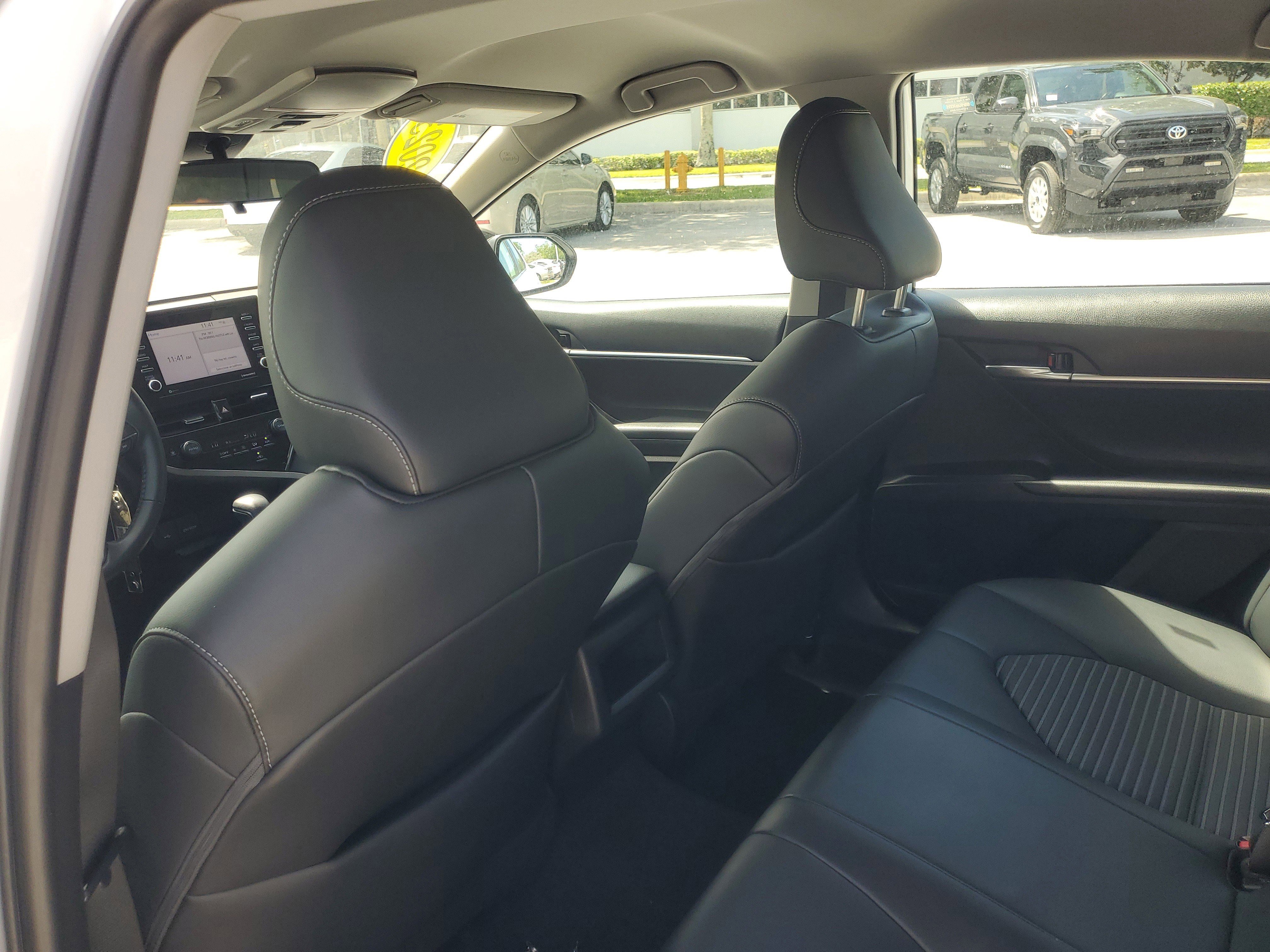 Used 2023 Toyota Camry SE FWD image 12