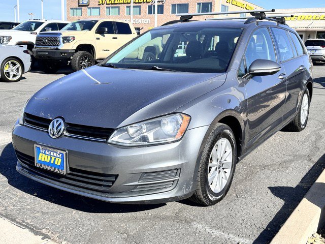 Used 2015 Volkswagen Golf S image 7