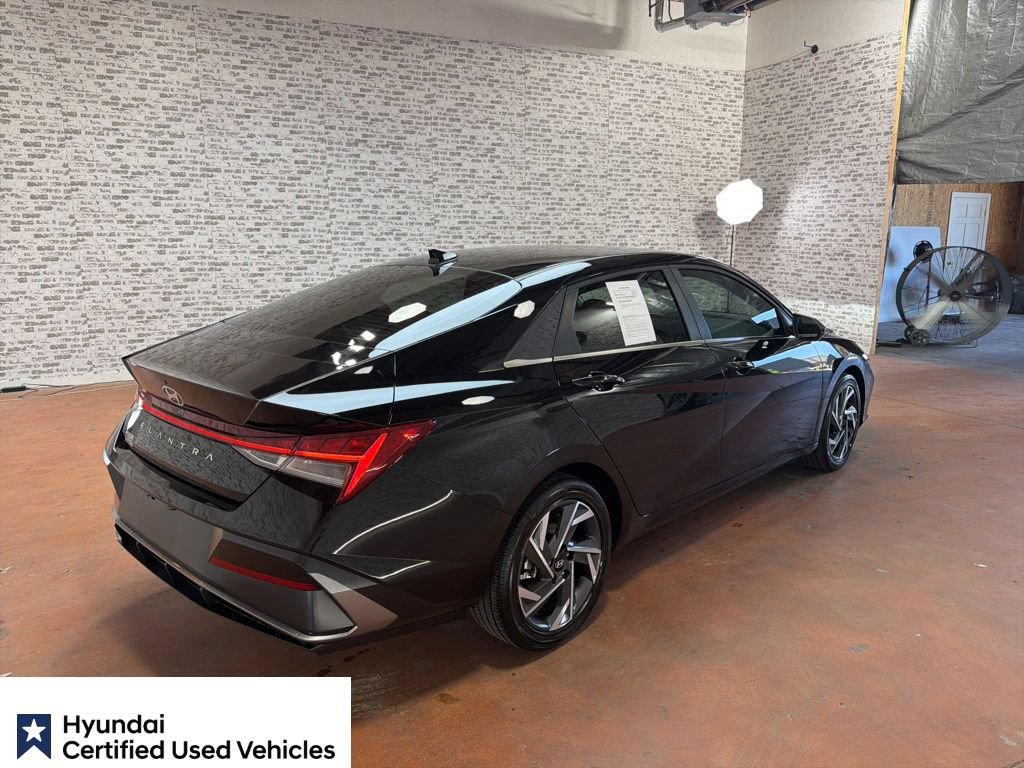 Used 2025 Hyundai Elantra SEL FWD image 8