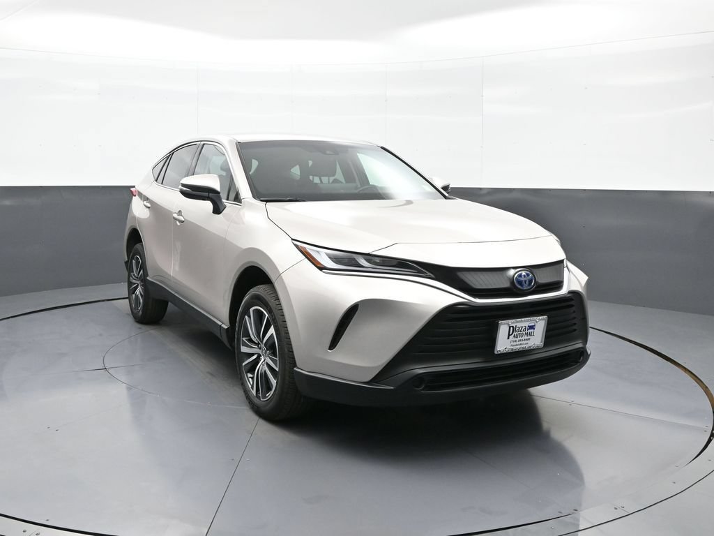 Certified 2024 Toyota Venza LE AWD/4WD image 3