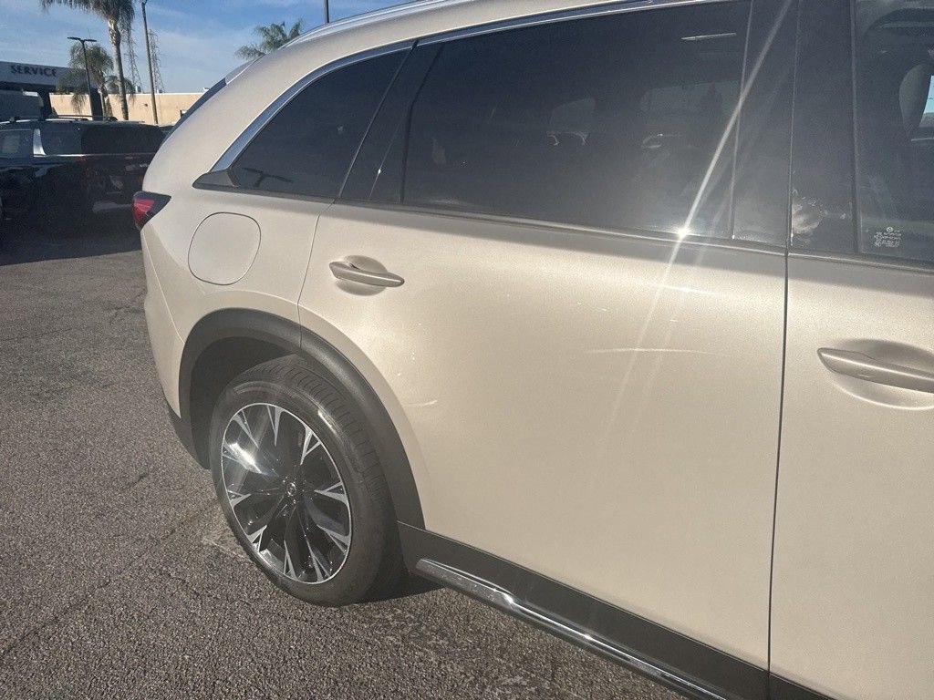 Used 2024 MAZDA CX-90 Plug-In Hybrid w/ Premium Pkg image 11