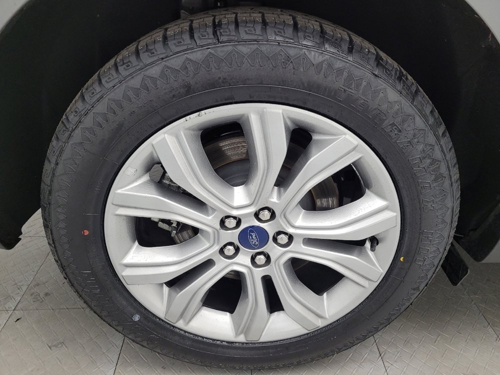 Used 2022 Ford Edge Titanium image 31