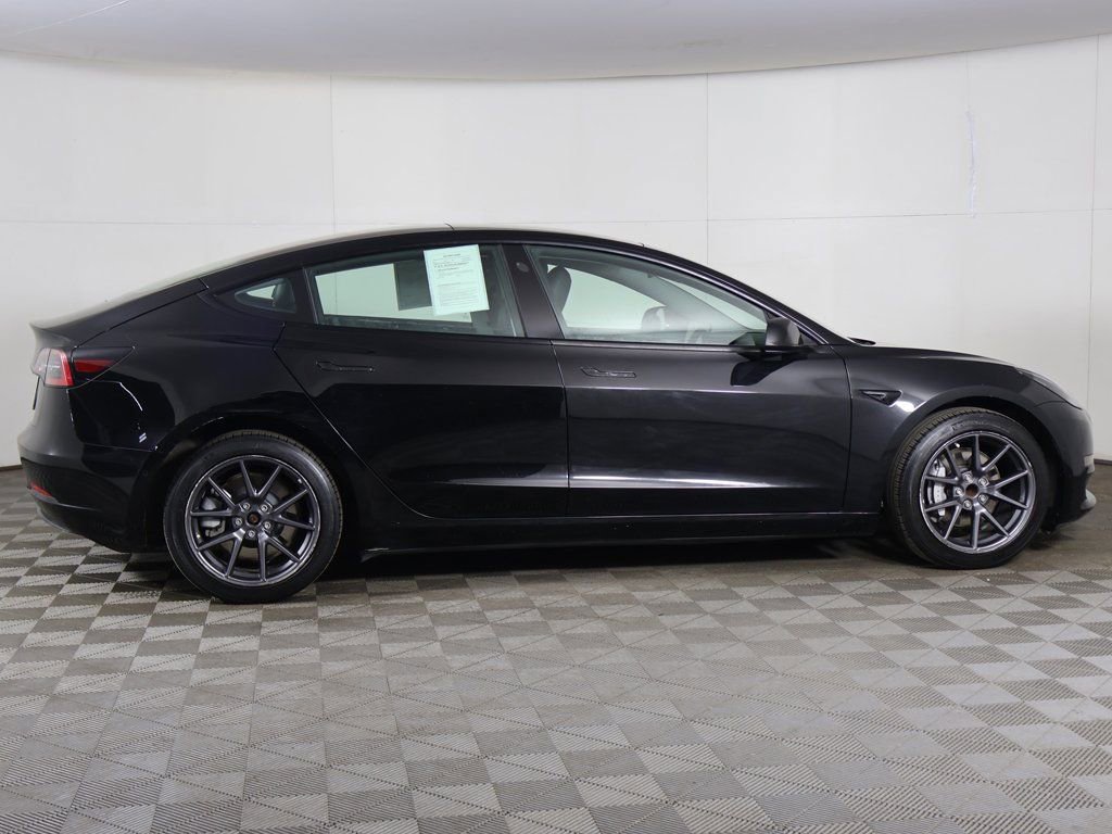 Used 2021 Tesla Model 3 Standard Range Plus image 17
