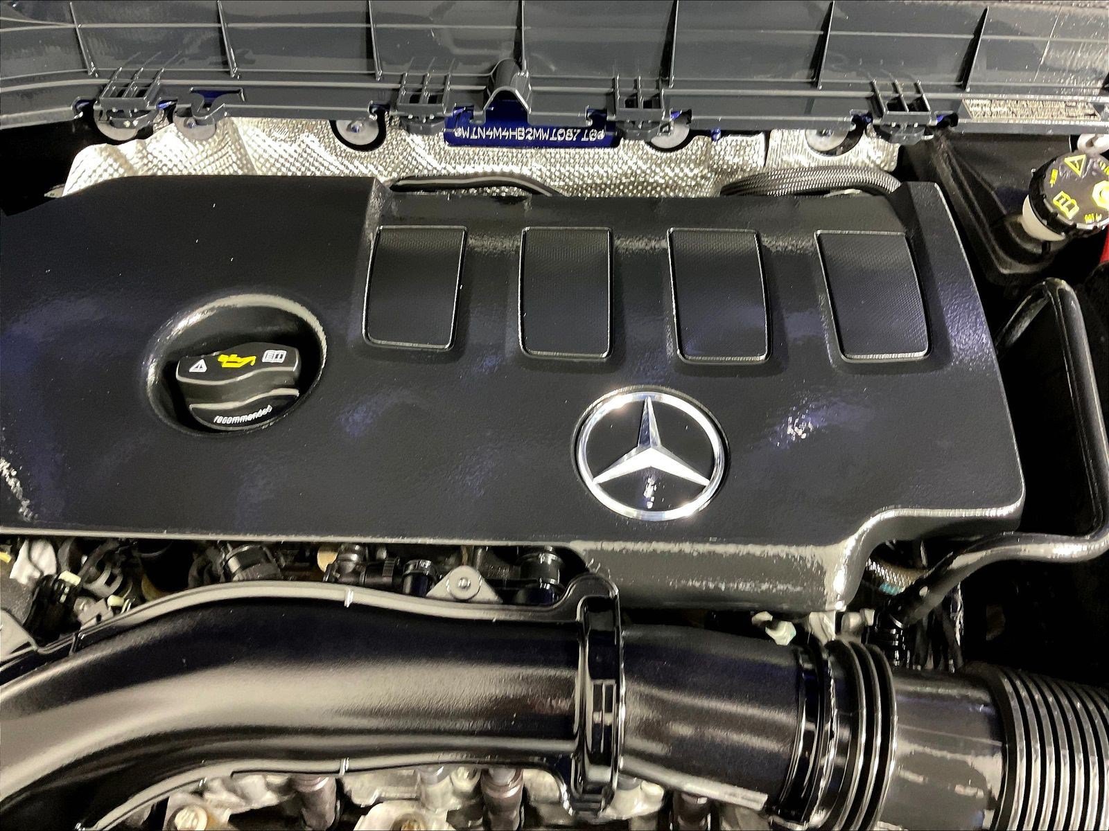 Used 2021 Mercedes-Benz GLB 250 4MATIC image 31