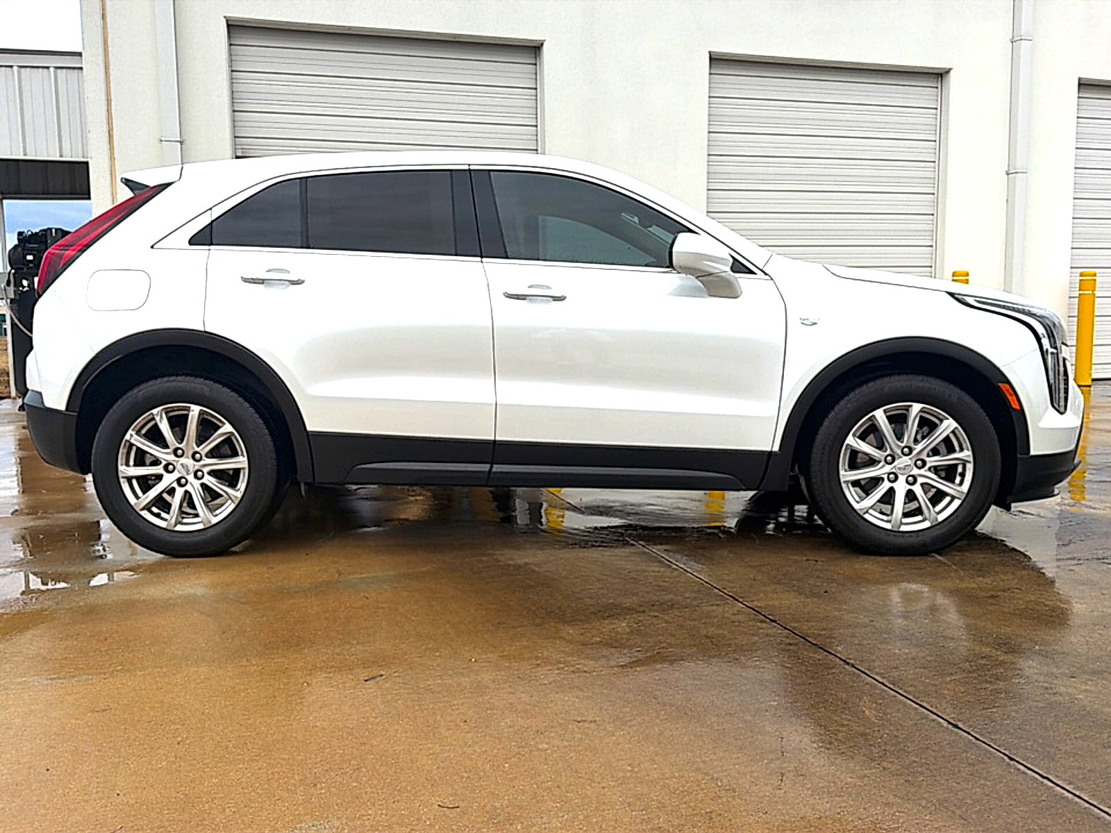 Used 2023 Cadillac XT4 Luxury w/ Cold Weather Package image 5