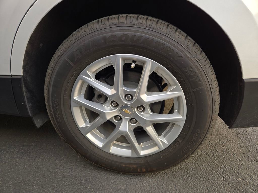 Used 2022 Chevrolet Equinox LT image 3