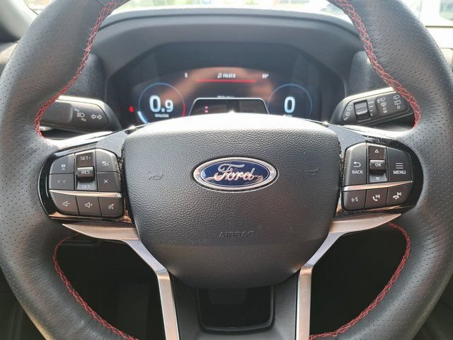 Used 2025 Ford Explorer ST-Line w/ Premium Package RWD image 12