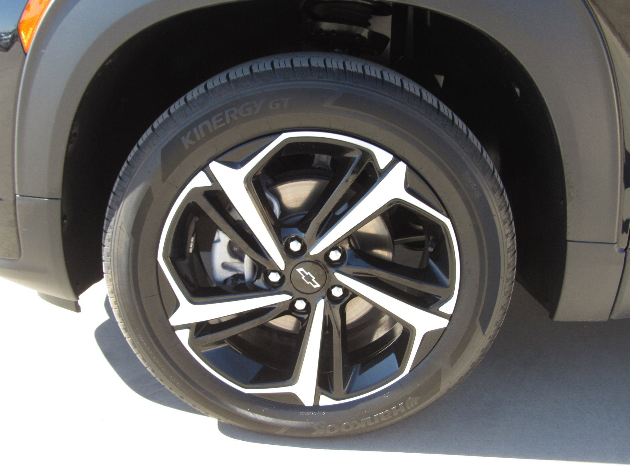 Used 2023 Chevrolet TrailBlazer RS w/ Sun and Liftgate Package image 4