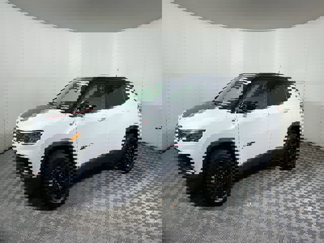 Used 2023 Jeep Compass Trailhawk image 11