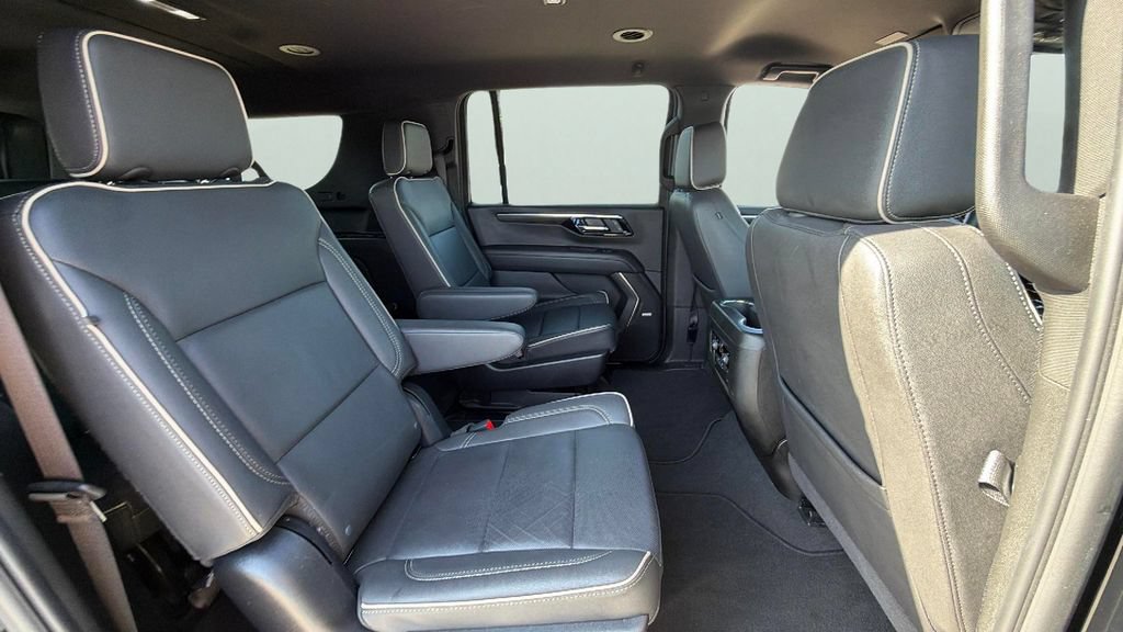 Certified 2025 Chevrolet Suburban Premier AWD/4WD image 32