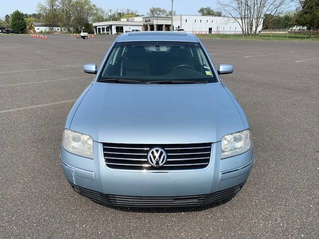 Used 2002 Volkswagen Passat GLX image 1