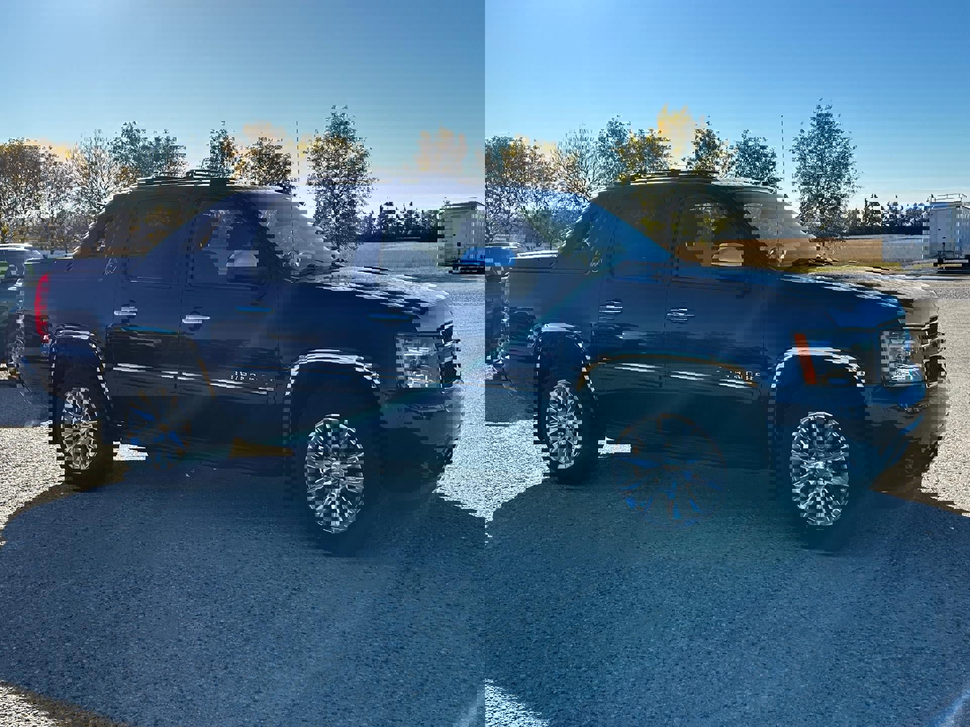 Used 2013 Chevrolet Avalanche LS AWD/4WD image 5