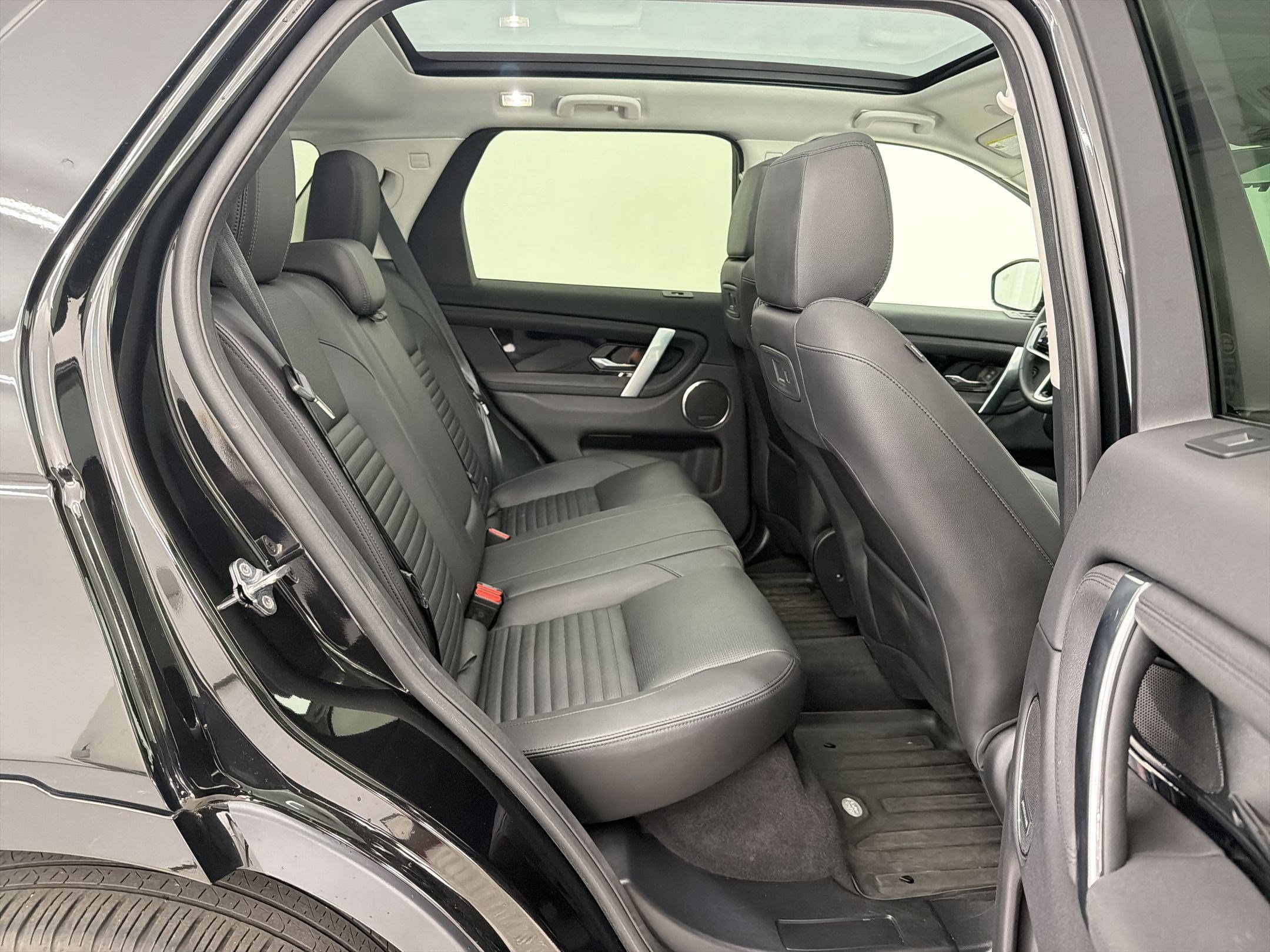 Used 2024 Land Rover Discovery Sport S AWD/4WD image 25