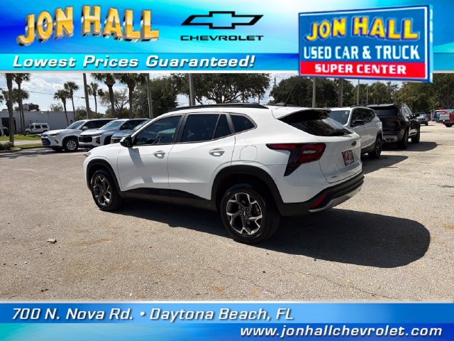 Used 2025 Chevrolet Trax LT w/ Driver Confidence Package FWD image 5