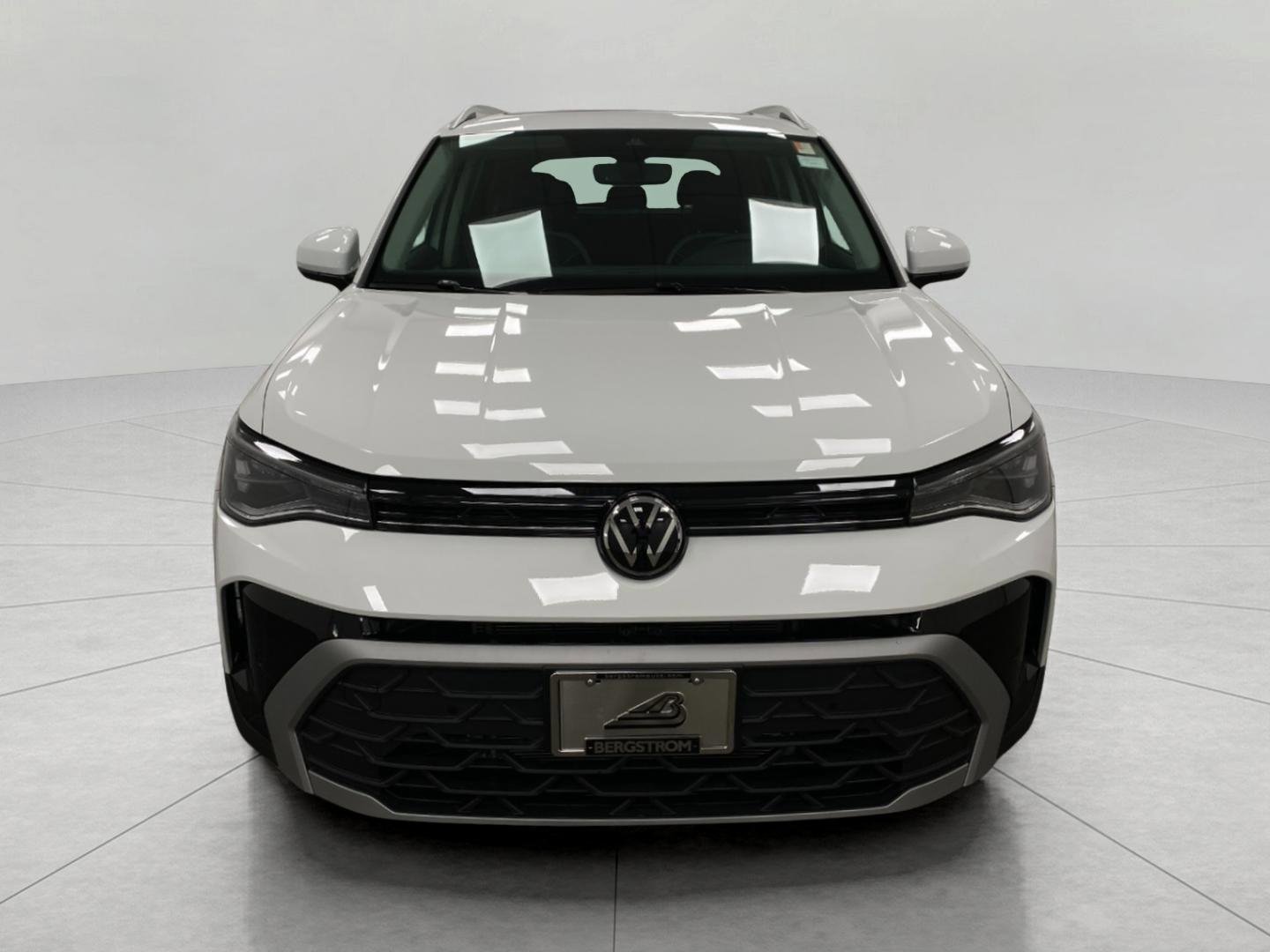 New 2026 Volkswagen Taos SE image 9