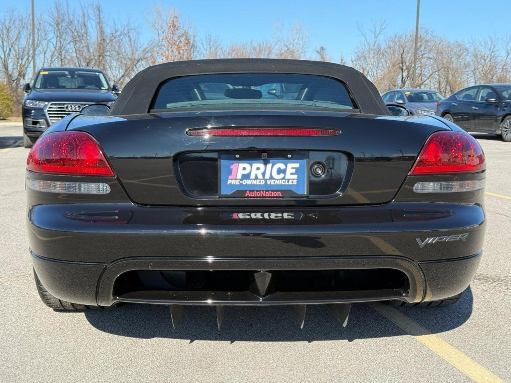 Used 2005 Dodge Viper SRT-10 image 4