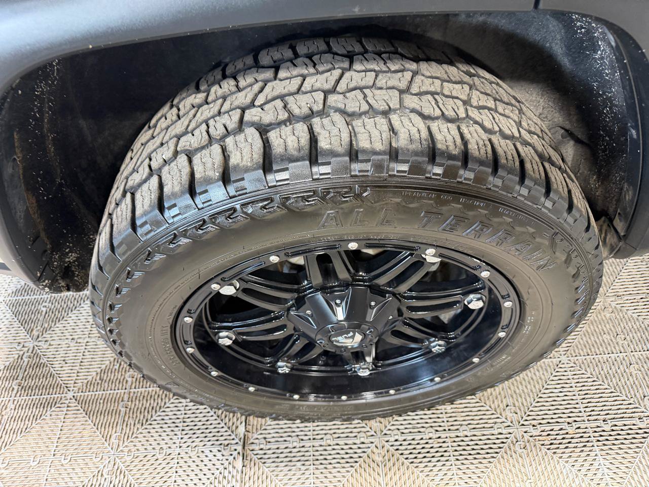 Used 2014 Jeep Grand Cherokee Limited w/ Trailer Tow Group IV AWD/4WD image 19