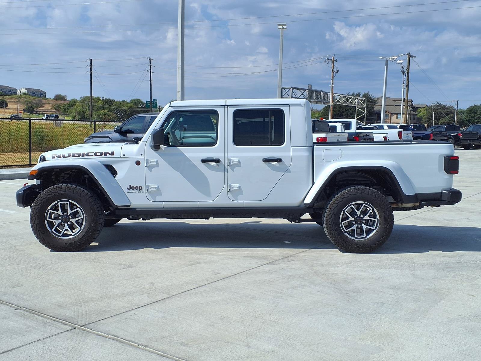 Used 2025 Jeep Gladiator Rubicon w/ Convenience Group AWD/4WD image 6