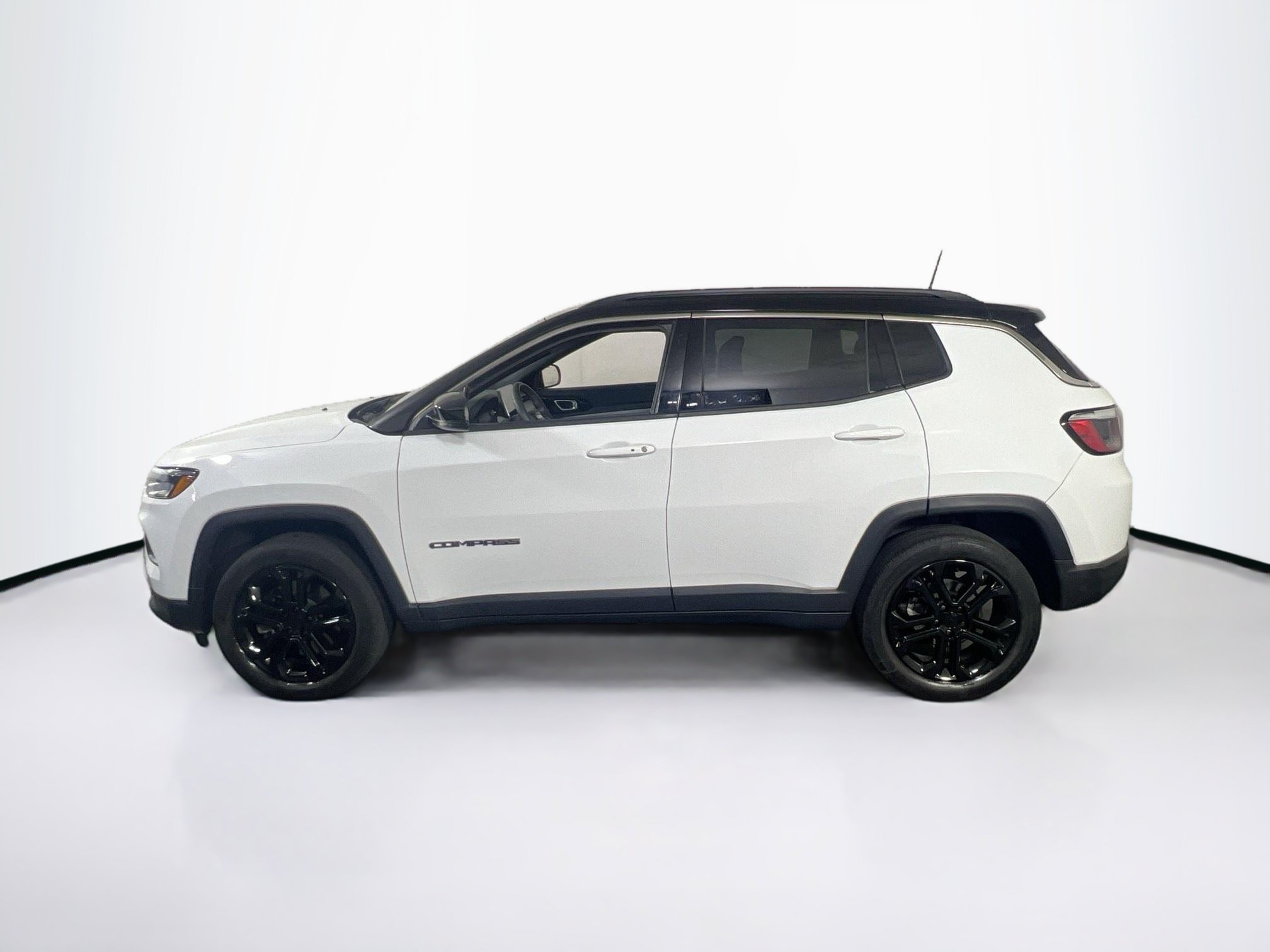Used 2023 Jeep Compass Limited AWD/4WD image 8