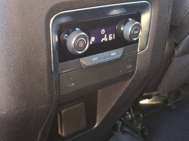 Used 2025 Chevrolet Suburban Z71 AWD/4WD image 18