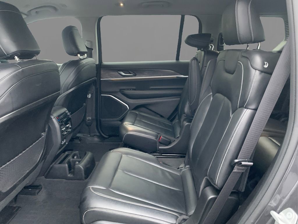 Used 2022 Jeep Grand Cherokee L Limited image 10