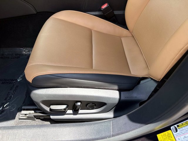 Used 2025 Lexus ES 300h w/ Premium Package FWD image 18