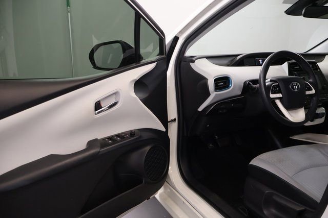 Used 2017 Toyota Prius Three w/ Advanced Technology Package FWD image 8