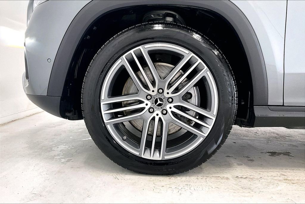 Used 2026 Mercedes-Benz GLS 450 4MATIC image 10