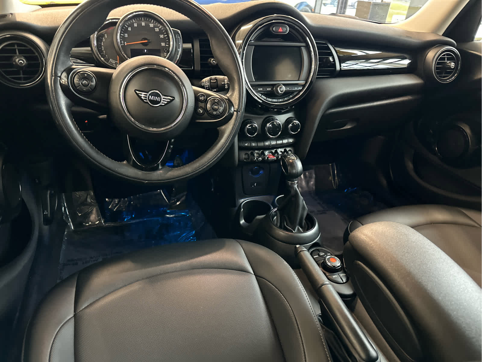 Used 2019 MINI Cooper 4-Door Hardtop image 12