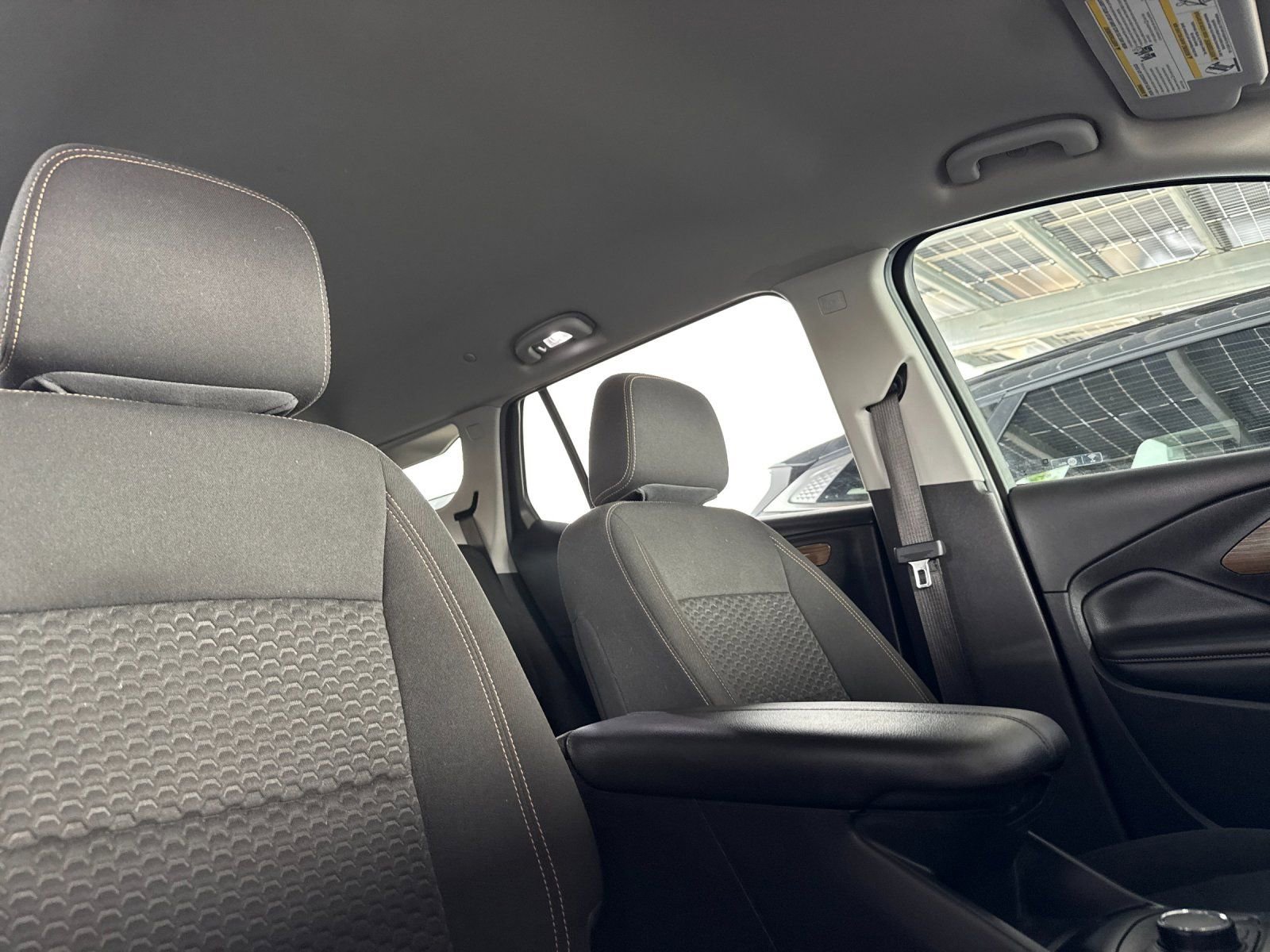 Used 2018 GMC Terrain SLE w/ Driver Convenience Package image 16