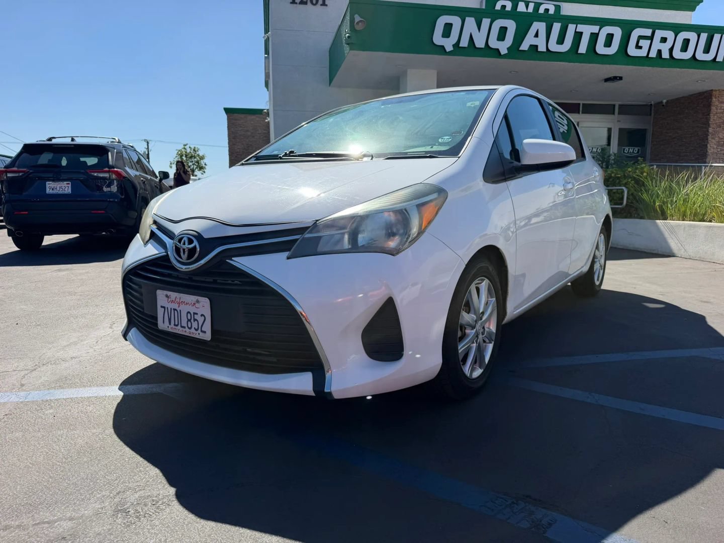 Used 2016 Toyota Yaris LE FWD image 2