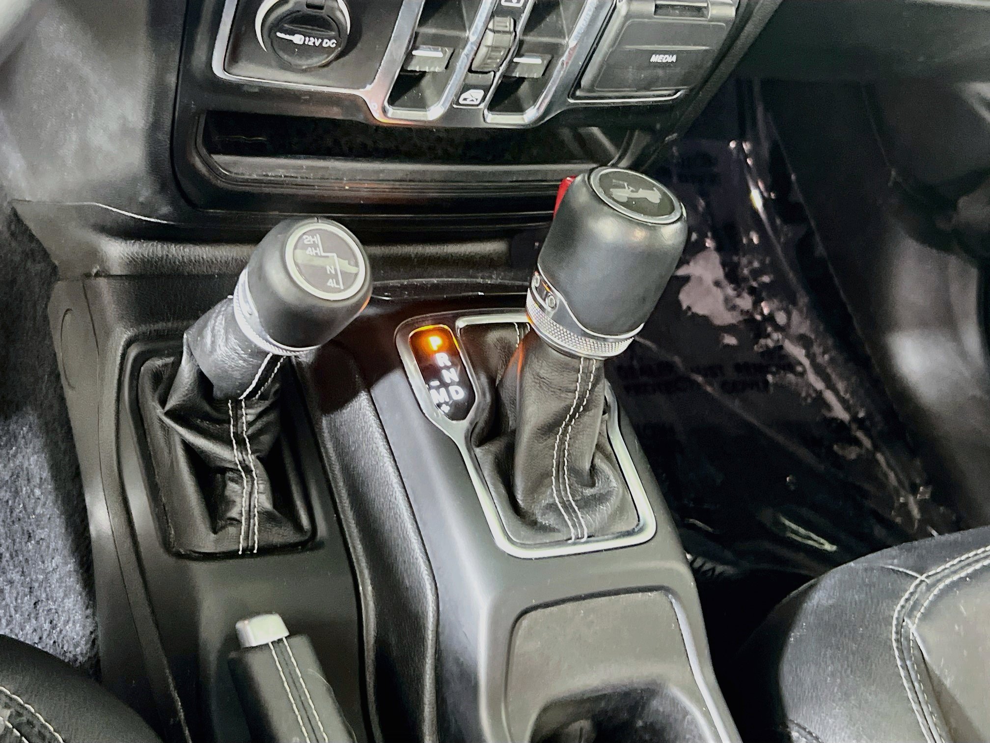 Used 2023 Jeep Wrangler Unlimited Sahara AWD/4WD image 17