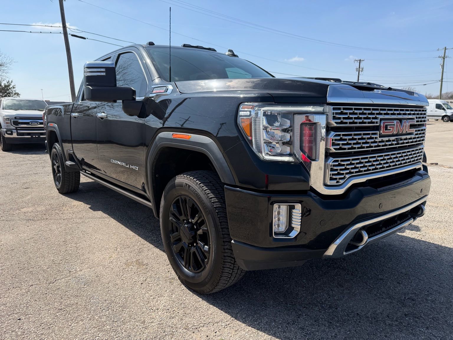 Used 2022 GMC Sierra 2500 Denali w/ Denali Black Diamond Edition image 9
