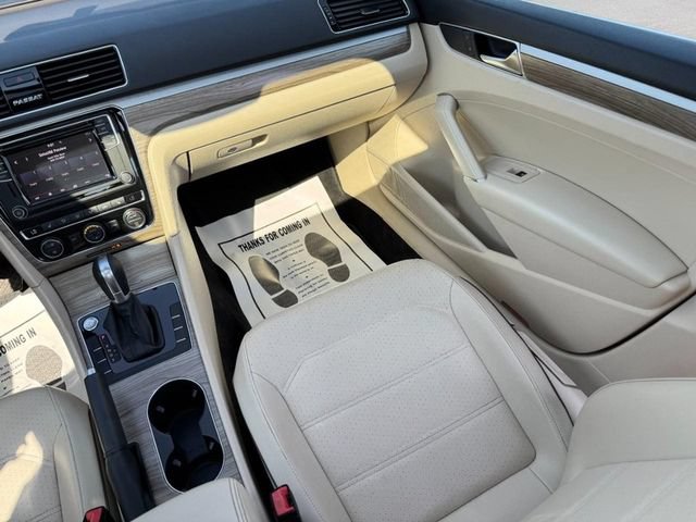 Used 2018 Volkswagen Passat 2.0T SE FWD image 15