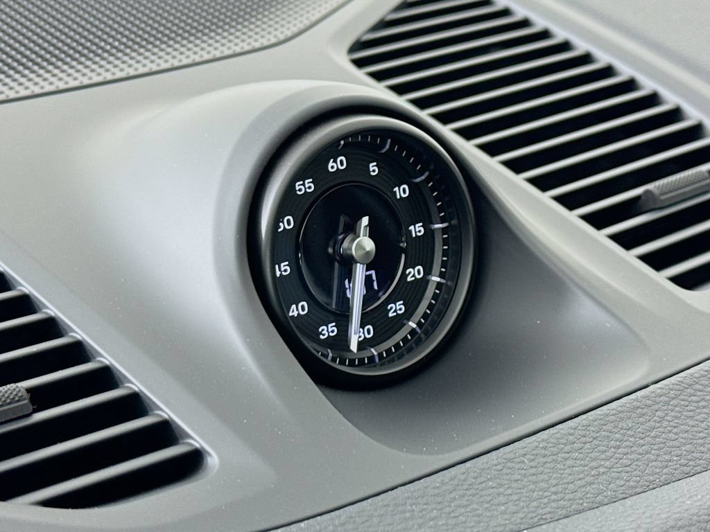 New 2026 Porsche Cayenne Coupe AWD/4WD image 17