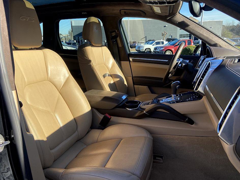Used 2018 Porsche Cayenne GTS image 17