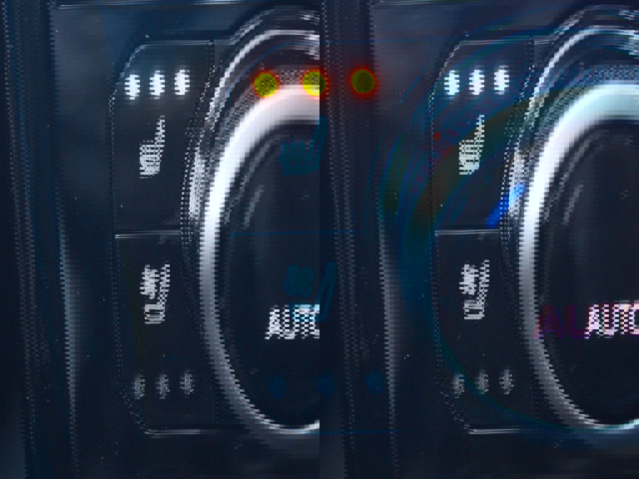 Used 2025 Toyota Highlander Limited image 17