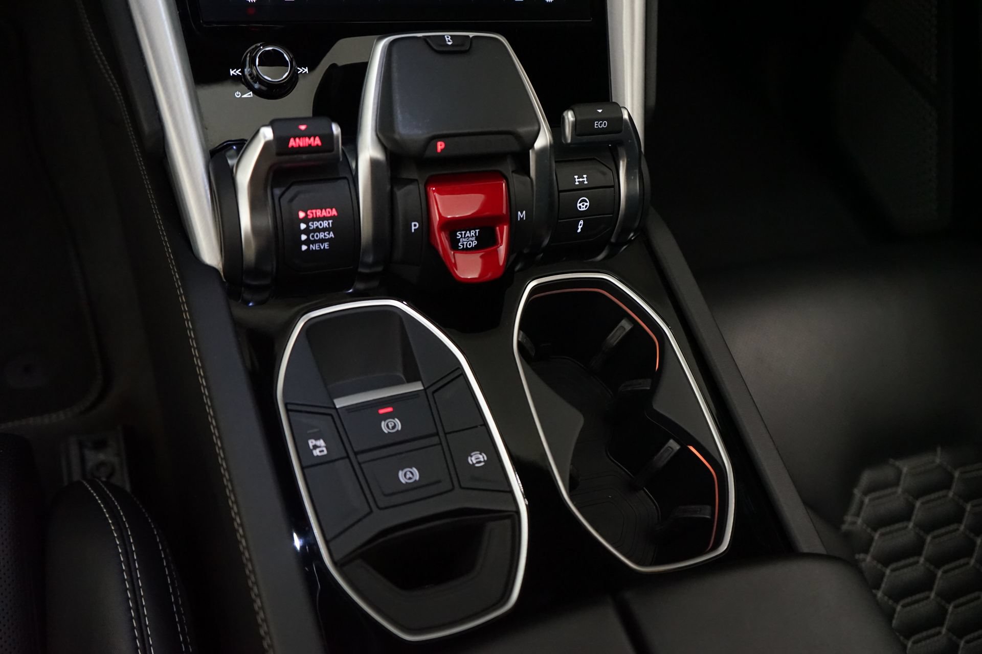 Used 2019 Lamborghini Urus AWD/4WD image 14