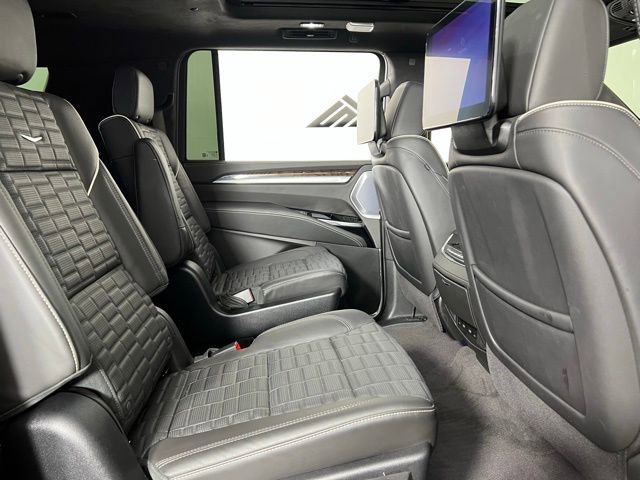 Used 2025 Cadillac Escalade ESV Sport Platinum AWD/4WD image 12