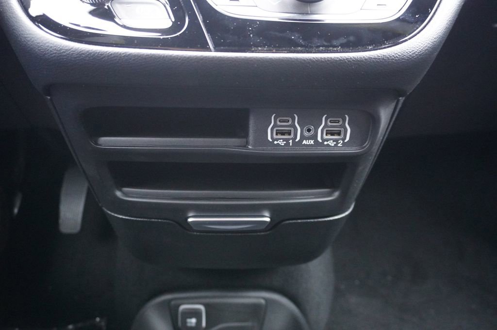 New 2026 Chrysler Voyager LX image 19