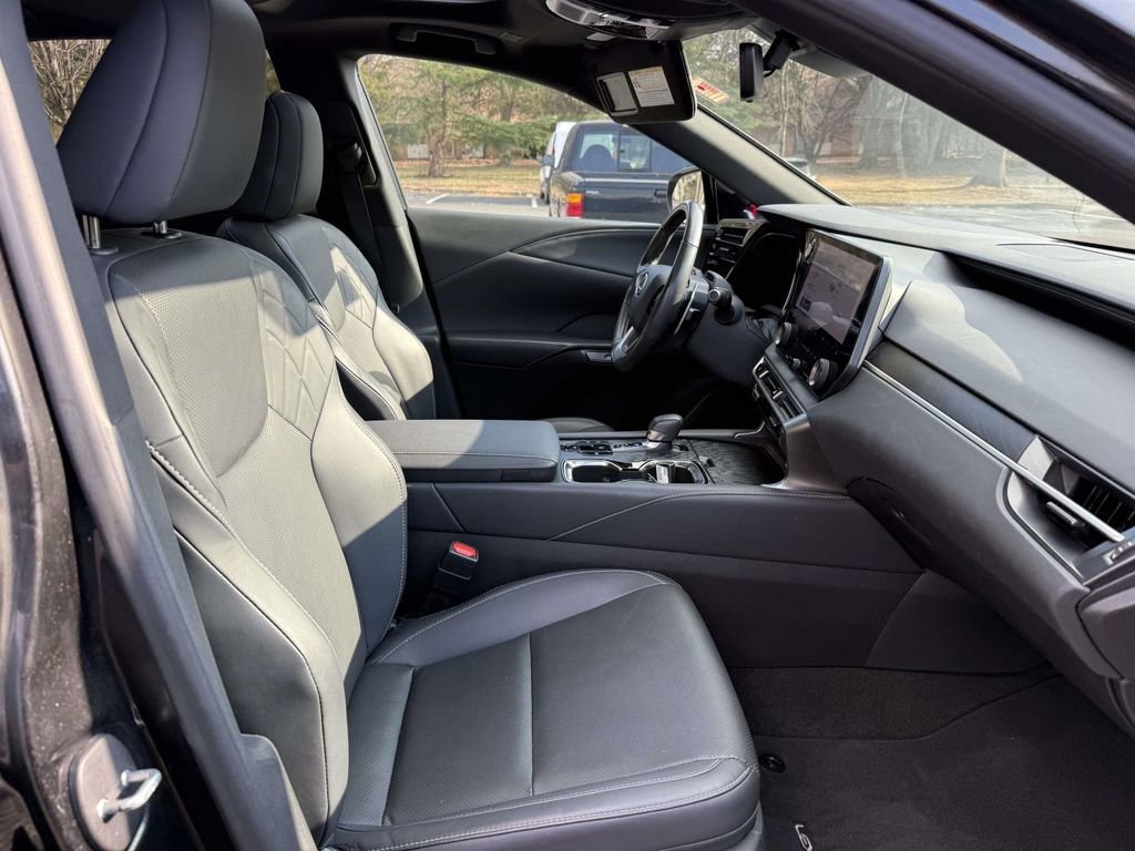 Used 2024 Lexus RX 350h w/ Convenience Package image 15