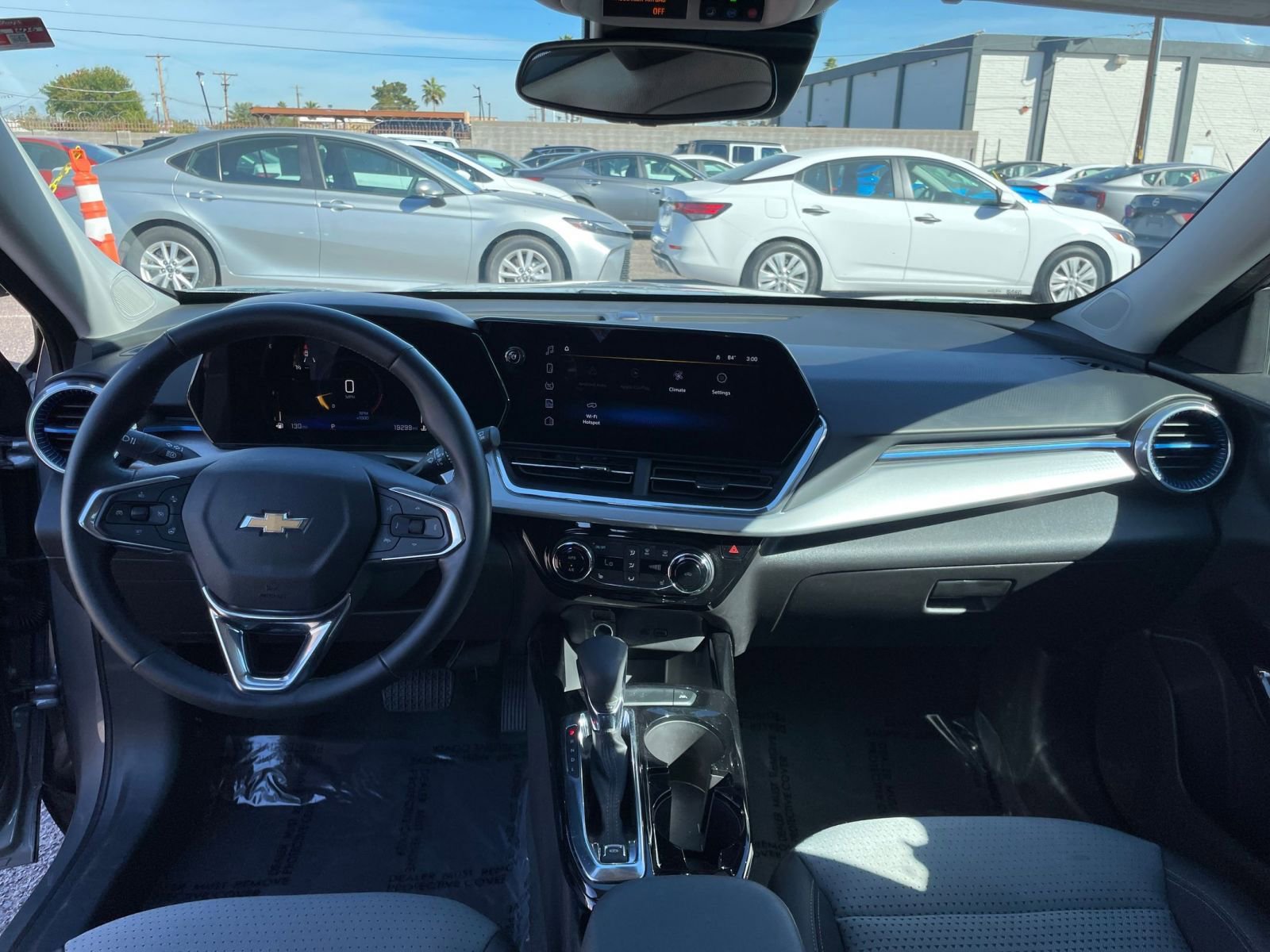 Used 2025 Chevrolet Trax LT w/ LT Convenience Package FWD image 33
