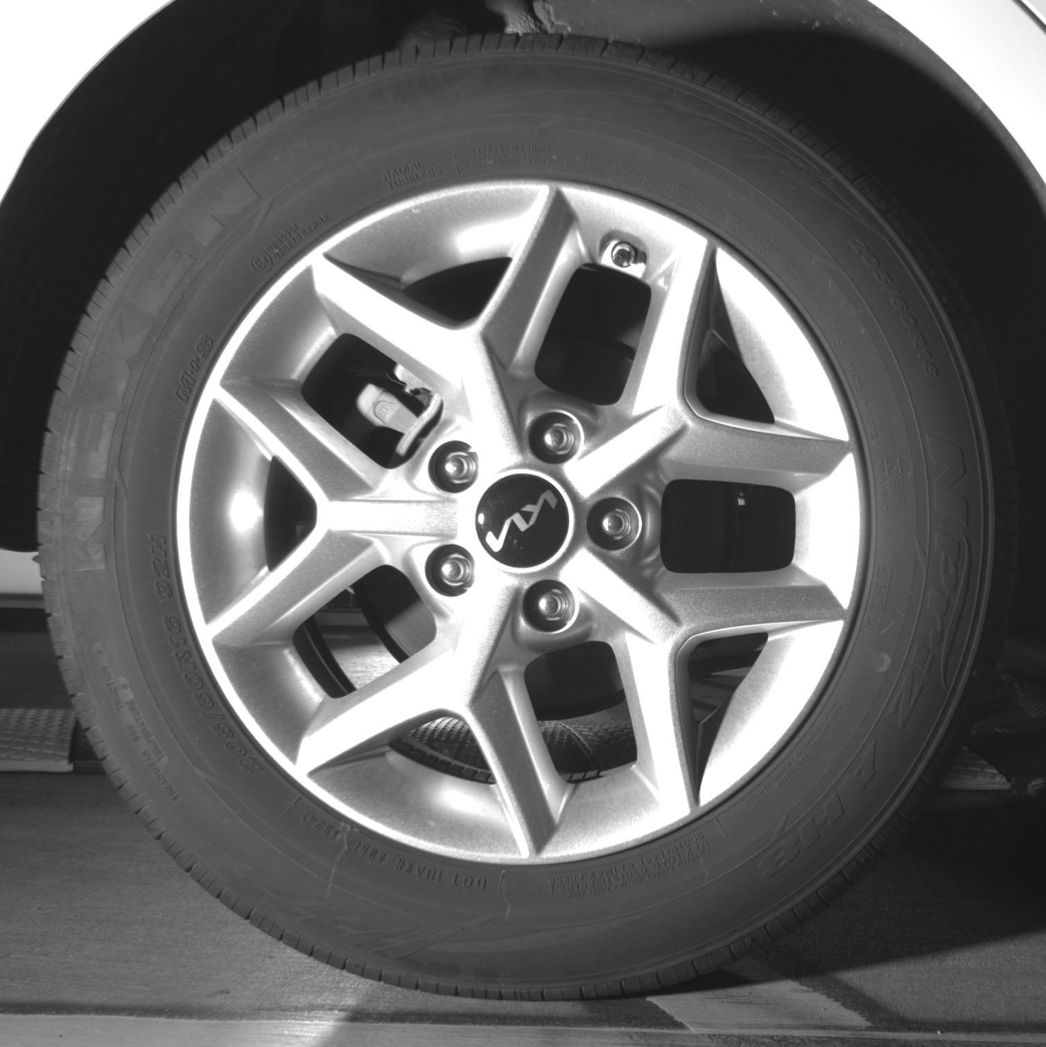Used 2025 Kia Soul LX w/ LX Technology Package FWD image 15