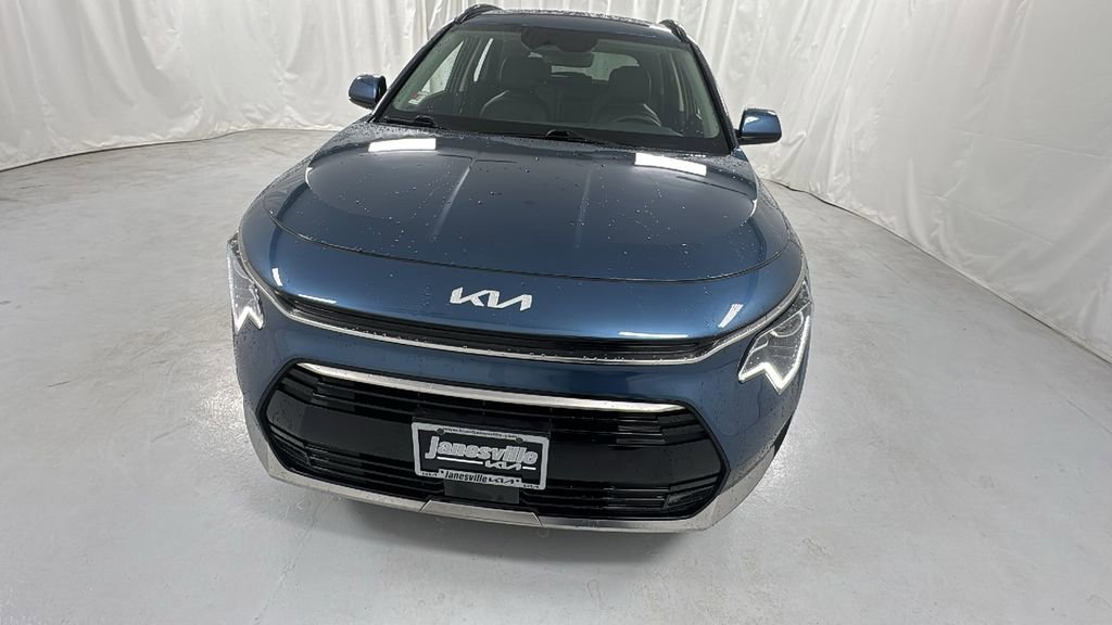 Used 2024 Kia Niro EX Touring image 8