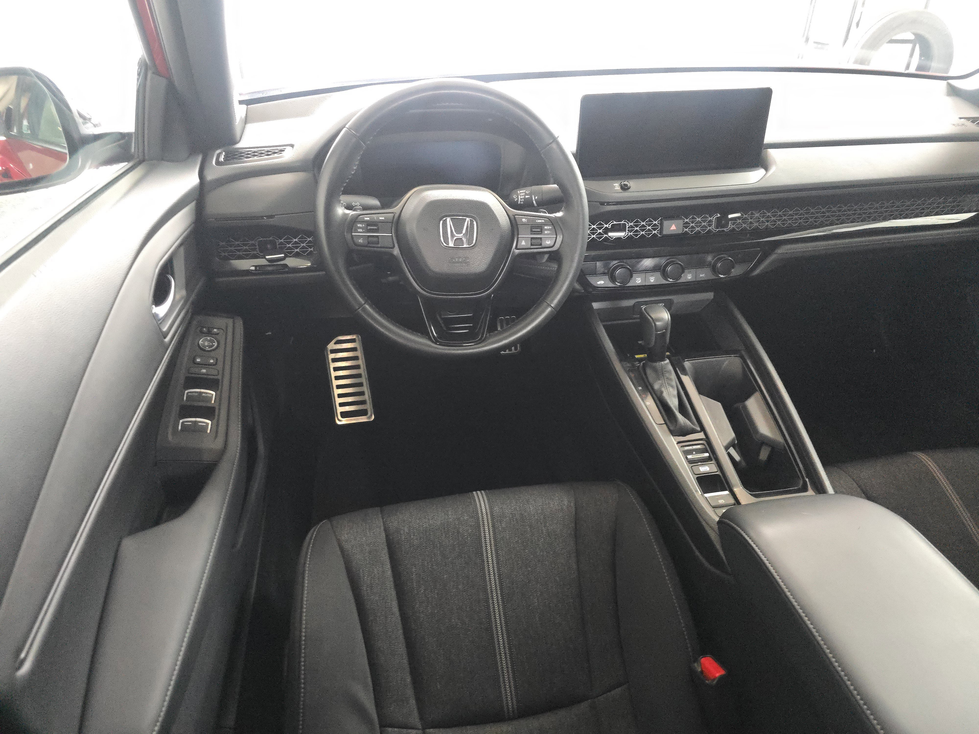 Used 2025 Honda Accord Sport image 16