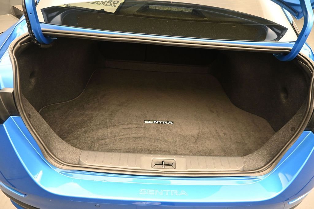 Used 2024 Nissan Sentra SR w/ SR Premium Package FWD image 11