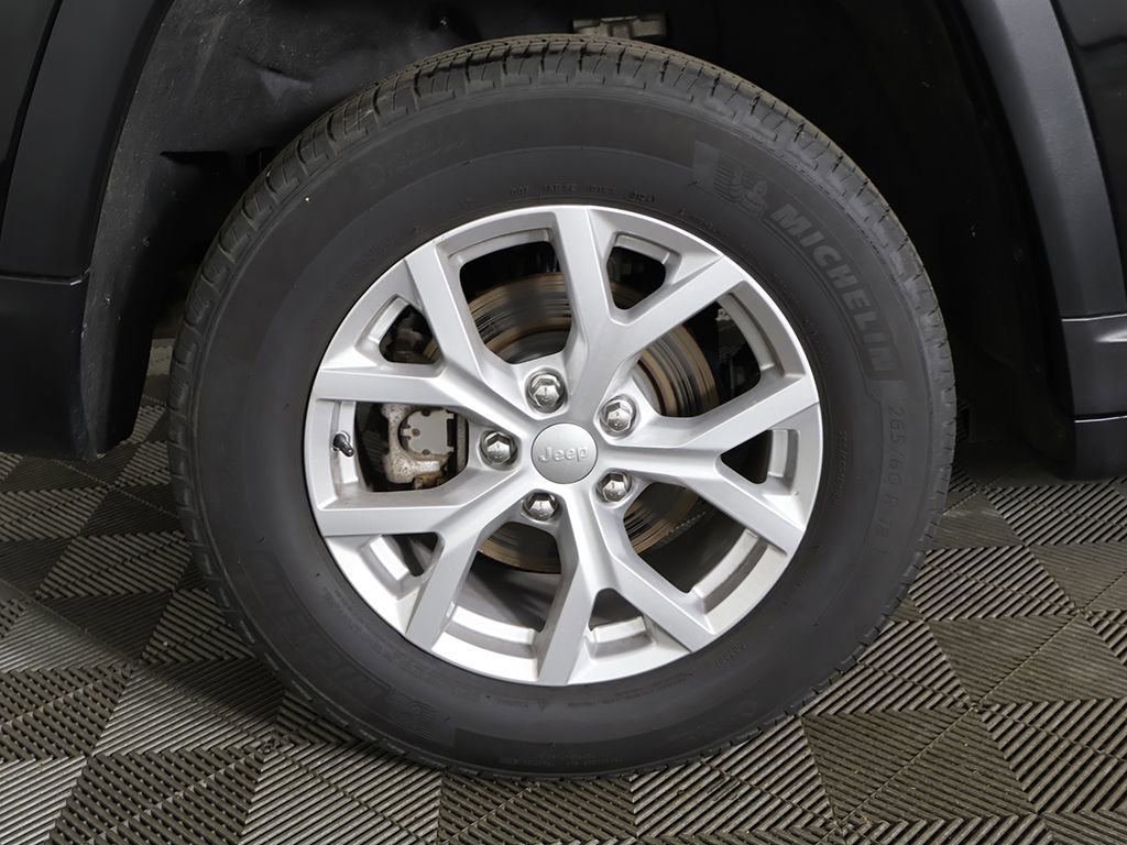 Used 2023 Jeep Grand Cherokee Limited image 24
