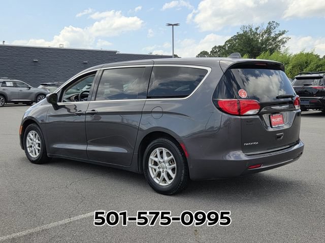 Used 2017 Chrysler Pacifica Touring FWD image 3