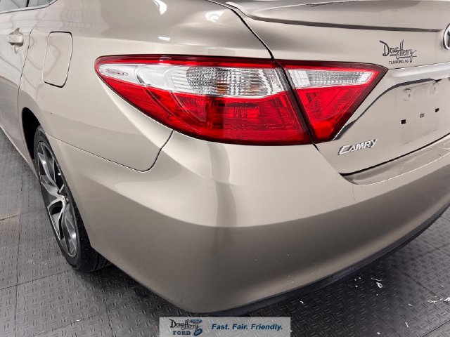 Used 2016 Toyota Camry XSE FWD image 12