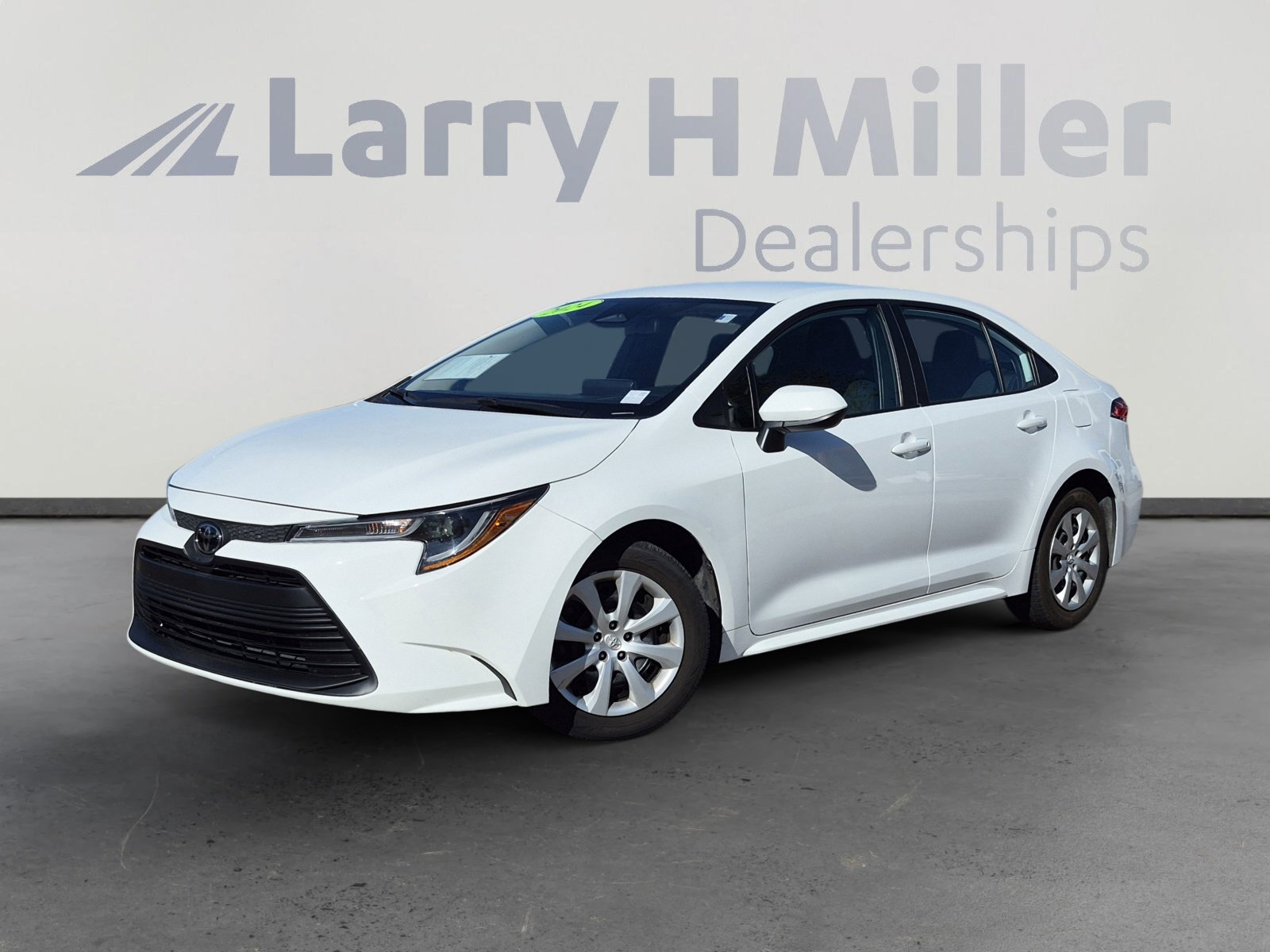 Certified 2024 Toyota Corolla LE image 1